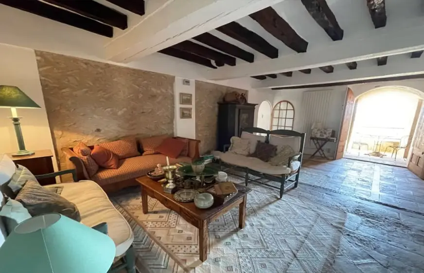 La maison des remparts à saint saturnin les apt