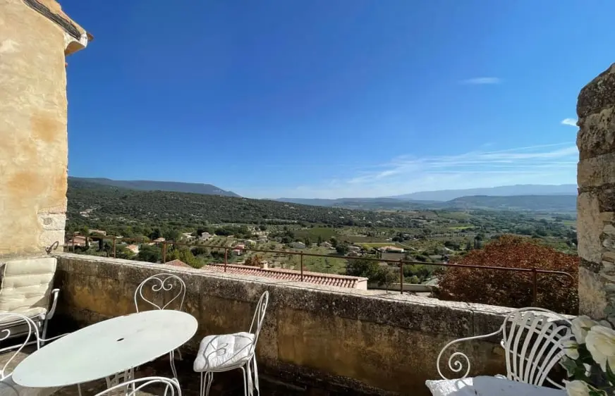 La maison des remparts à saint saturnin les apt